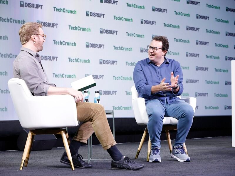 Dario Amodei interrogé sur scène à la conférence TechCrunch Disrupt